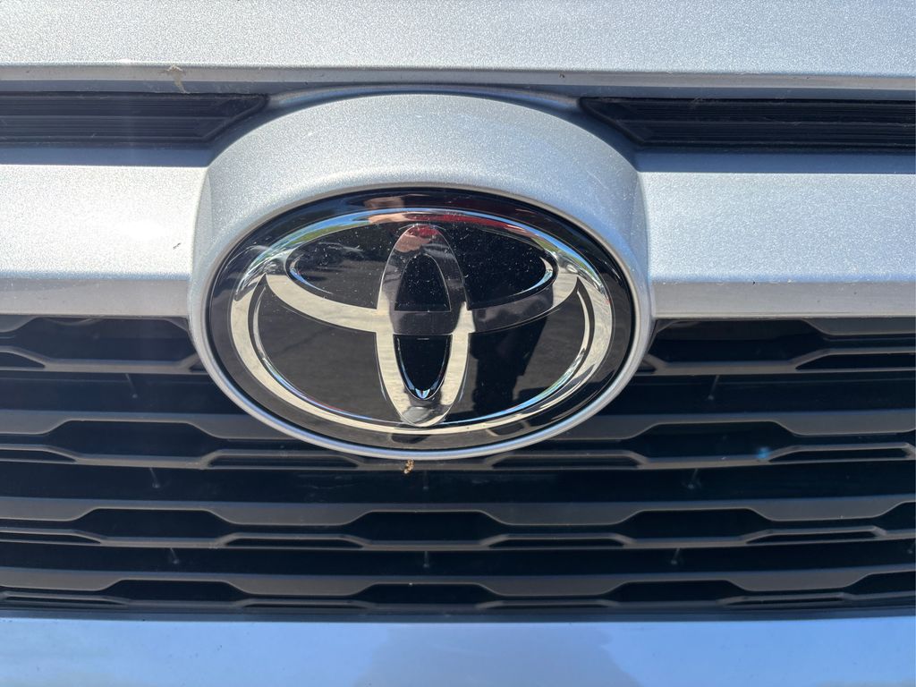 Vehicle image 16 of 41