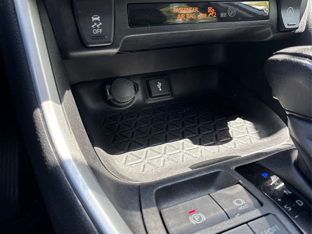 Vehicle image 40 of 41