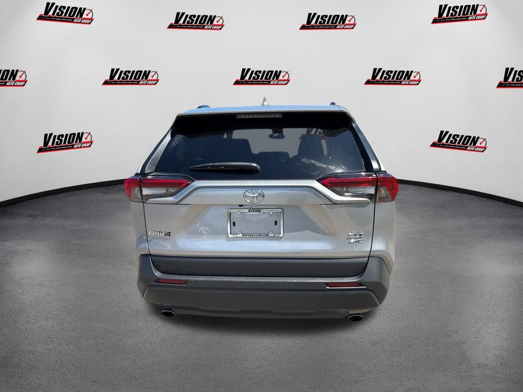 Vehicle image 6 of 41