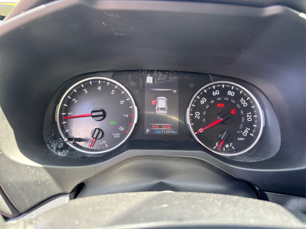 Vehicle image 22 of 41