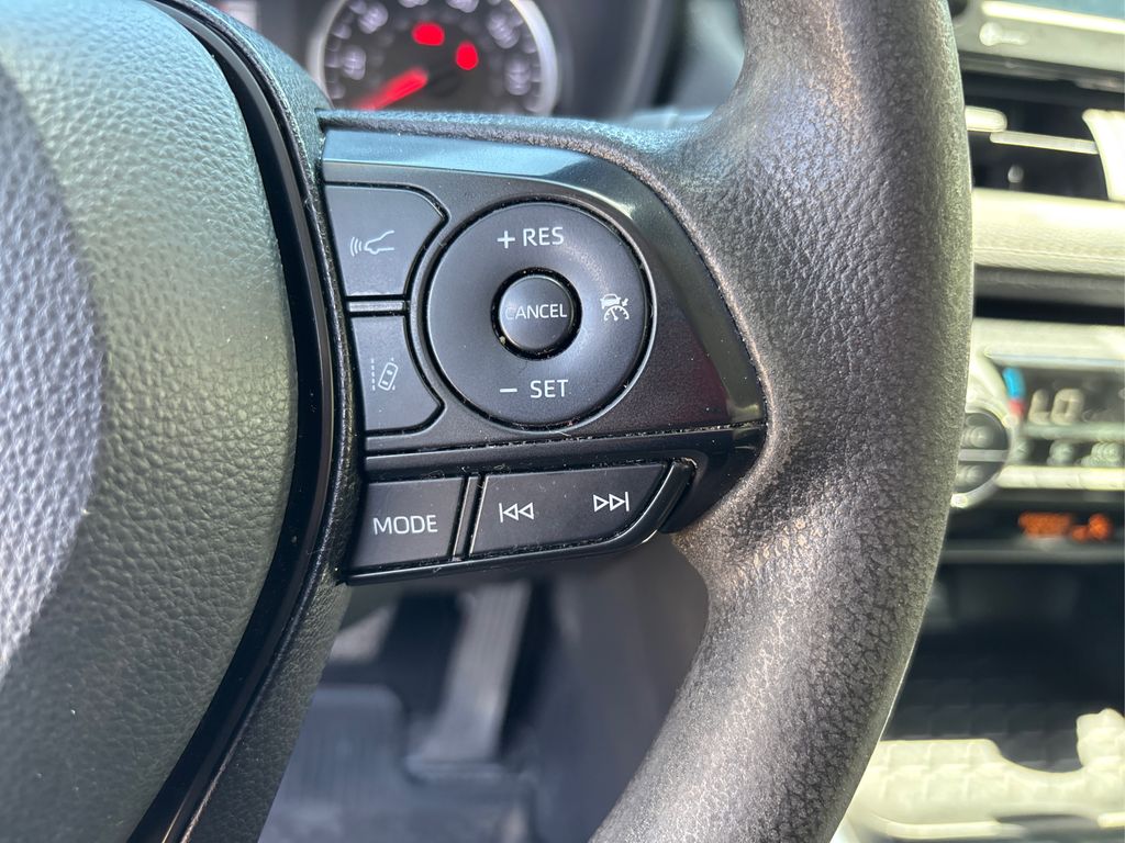 Vehicle image 26 of 41