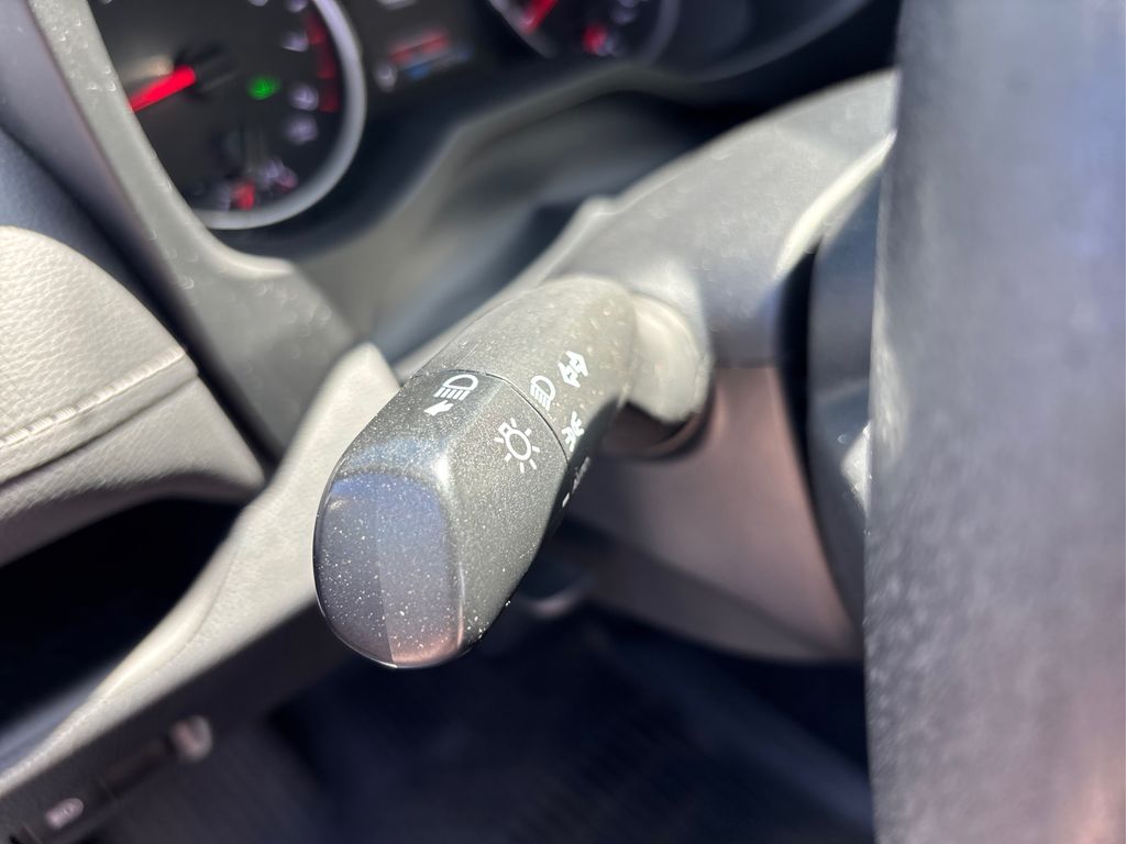 Vehicle image 25 of 41
