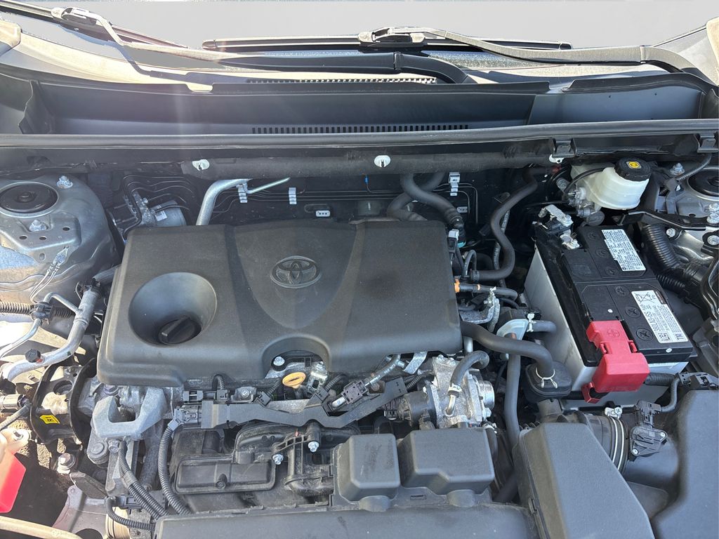 Vehicle image 13 of 41