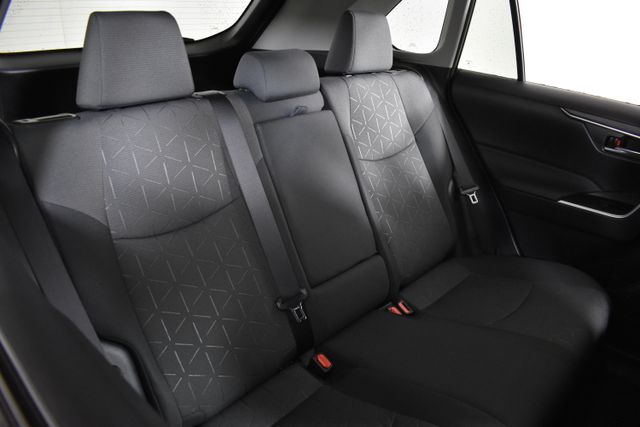Vehicle image 17 of 29