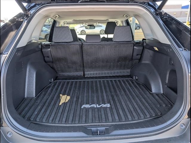 Vehicle image 20 of 24