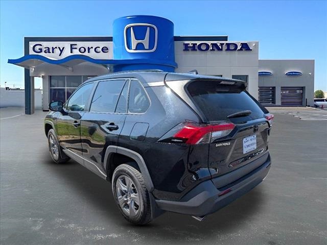 Vehicle image 4 of 24