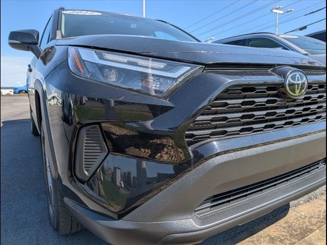 Vehicle image 22 of 24