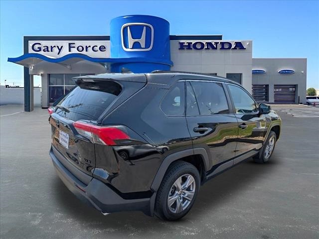 Vehicle image 2 of 24