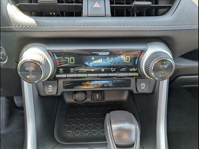 Vehicle image 12 of 24