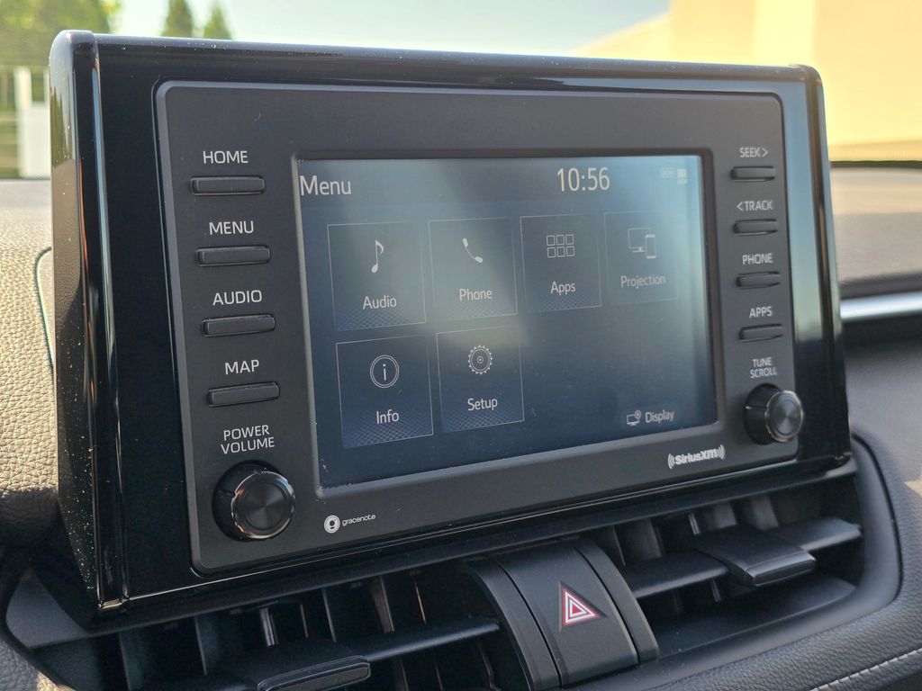 Vehicle image 24 of 30