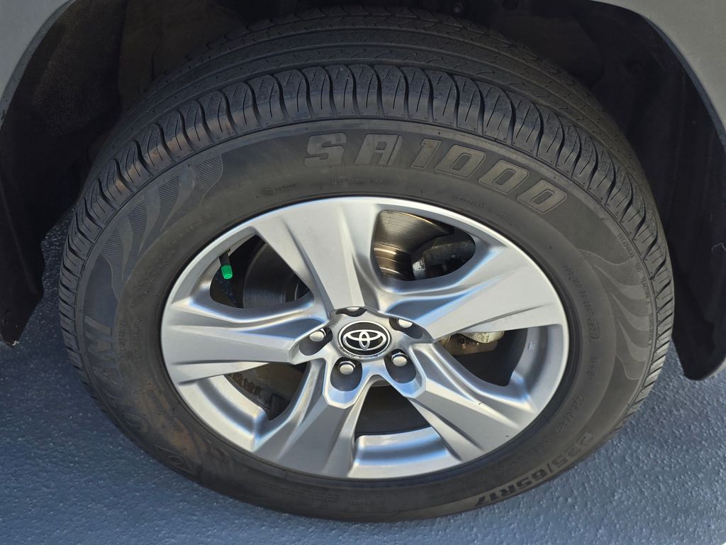 Vehicle image 9 of 30