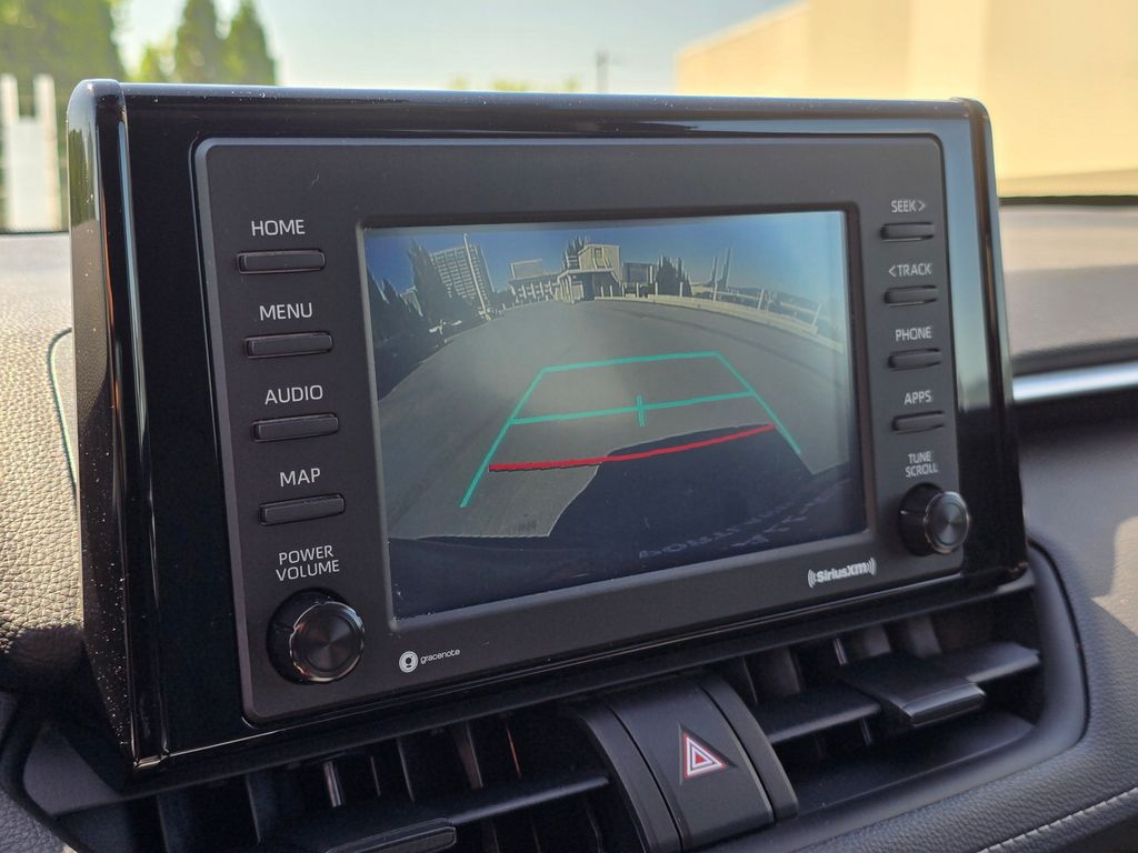 Vehicle image 23 of 30
