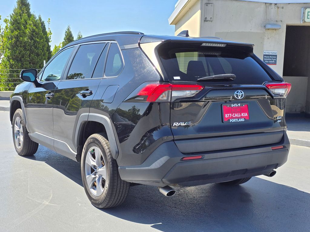 Vehicle image 7 of 30