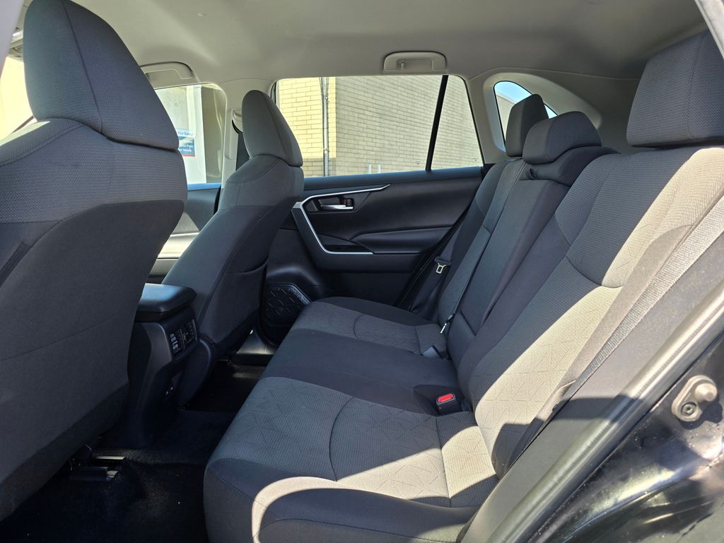 Vehicle image 15 of 30