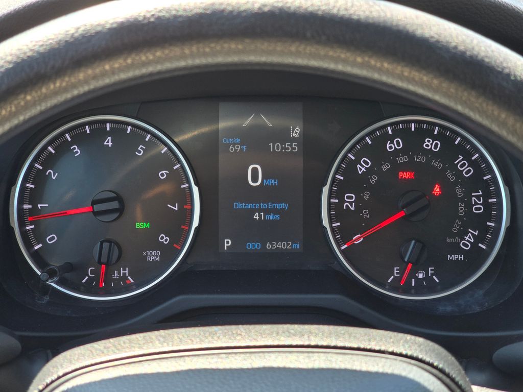 Vehicle image 22 of 30