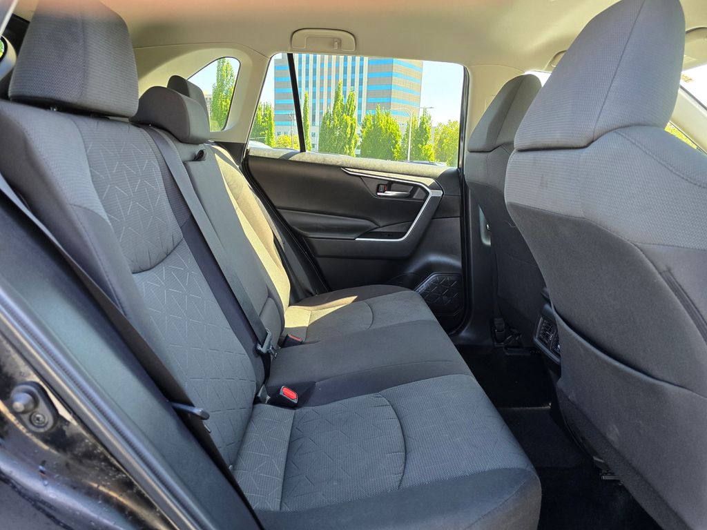 Vehicle image 14 of 30