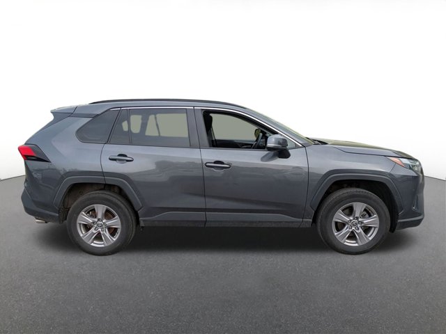 Vehicle image 4 of 10