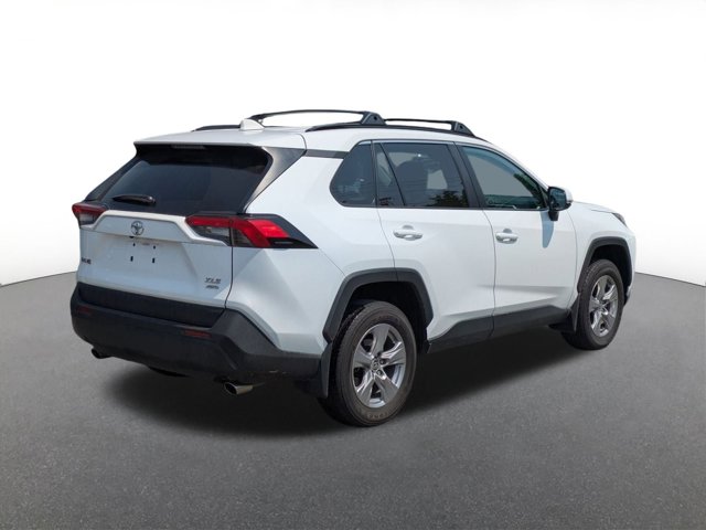 Vehicle image 5 of 10