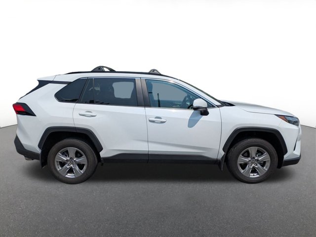 Vehicle image 4 of 10