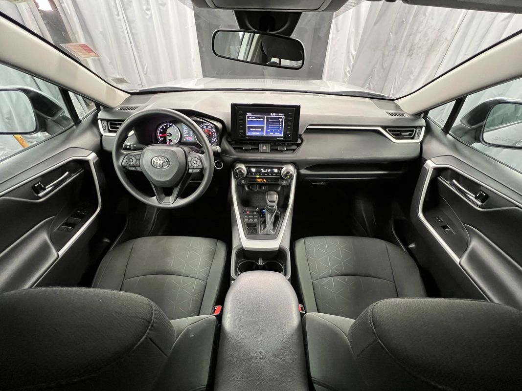 Vehicle image 18 of 41