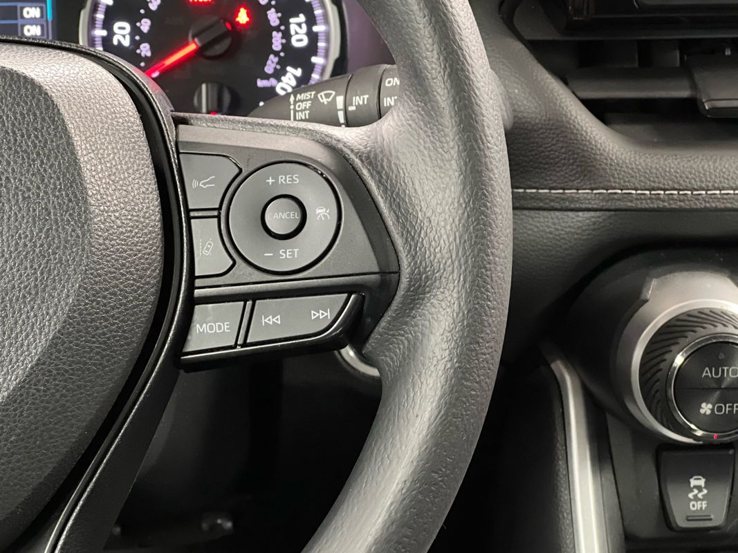 Vehicle image 29 of 41