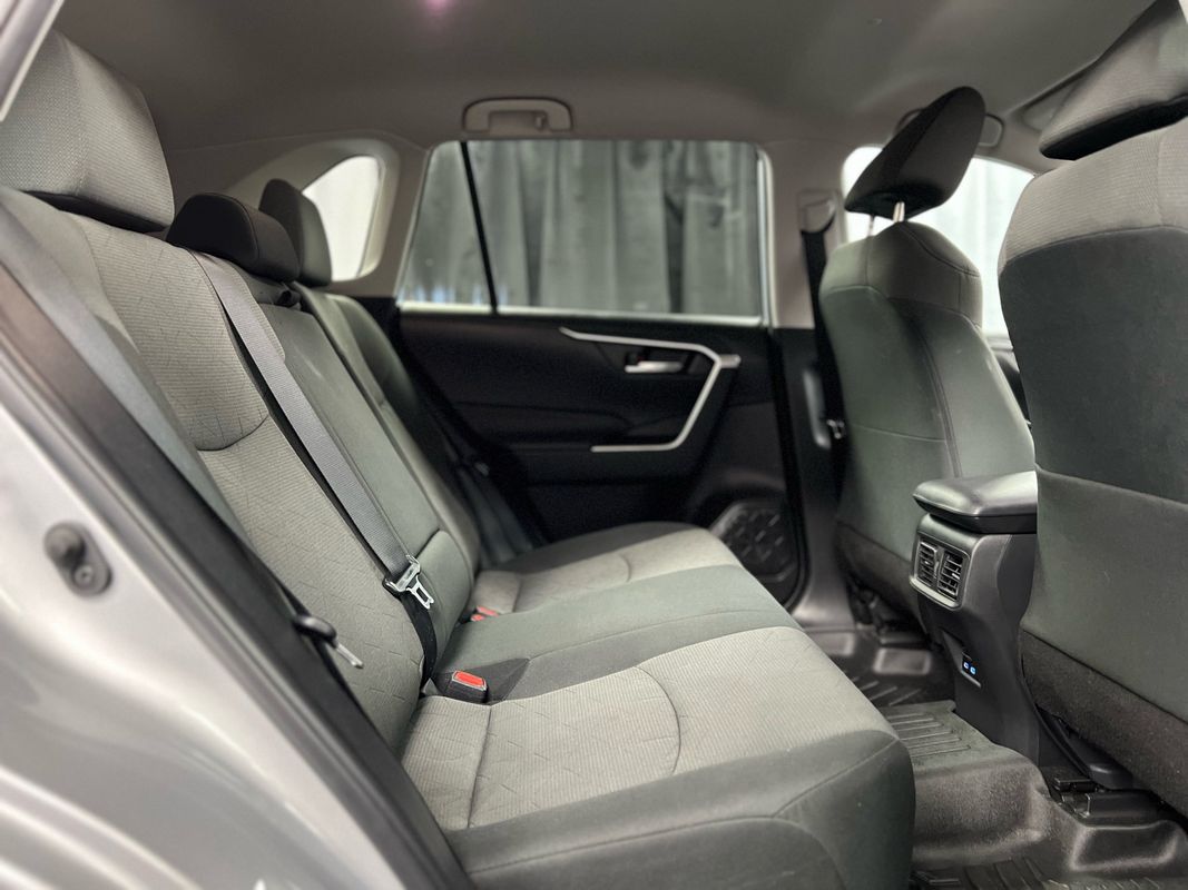 Vehicle image 24 of 41