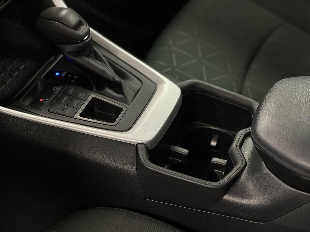 Vehicle image 33 of 41