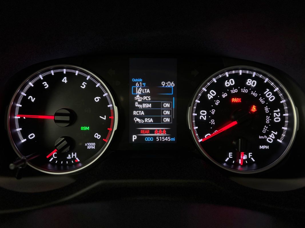 Vehicle image 26 of 41