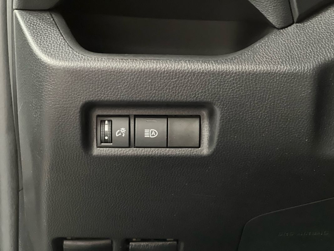 Vehicle image 25 of 41