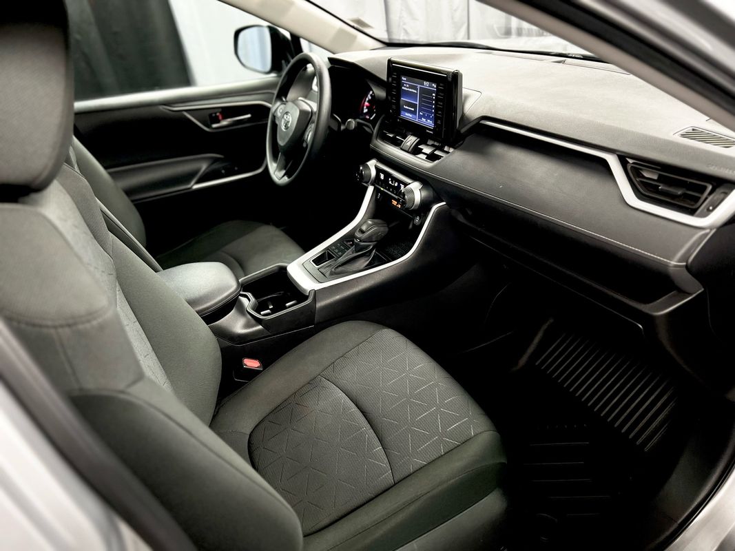 Vehicle image 22 of 41
