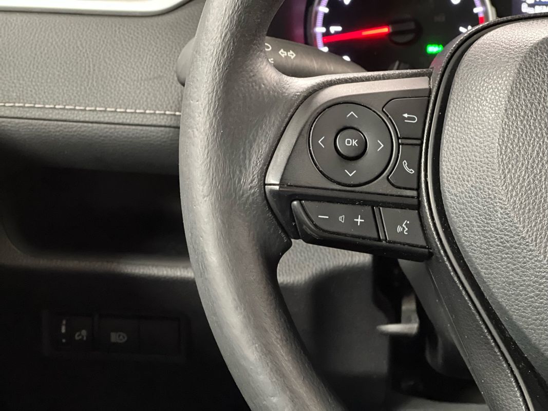 Vehicle image 27 of 41