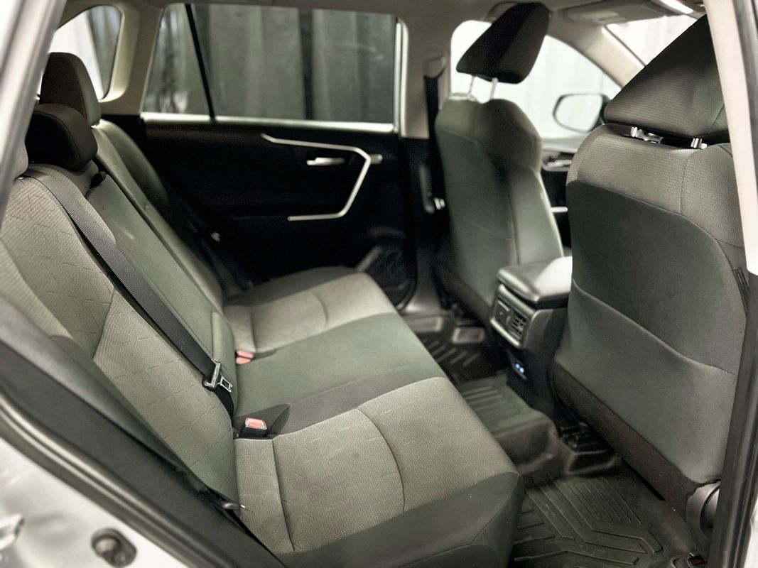 Vehicle image 23 of 41