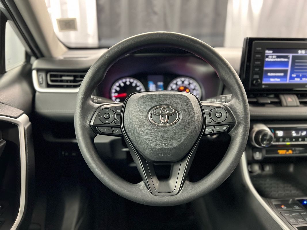 Vehicle image 28 of 41