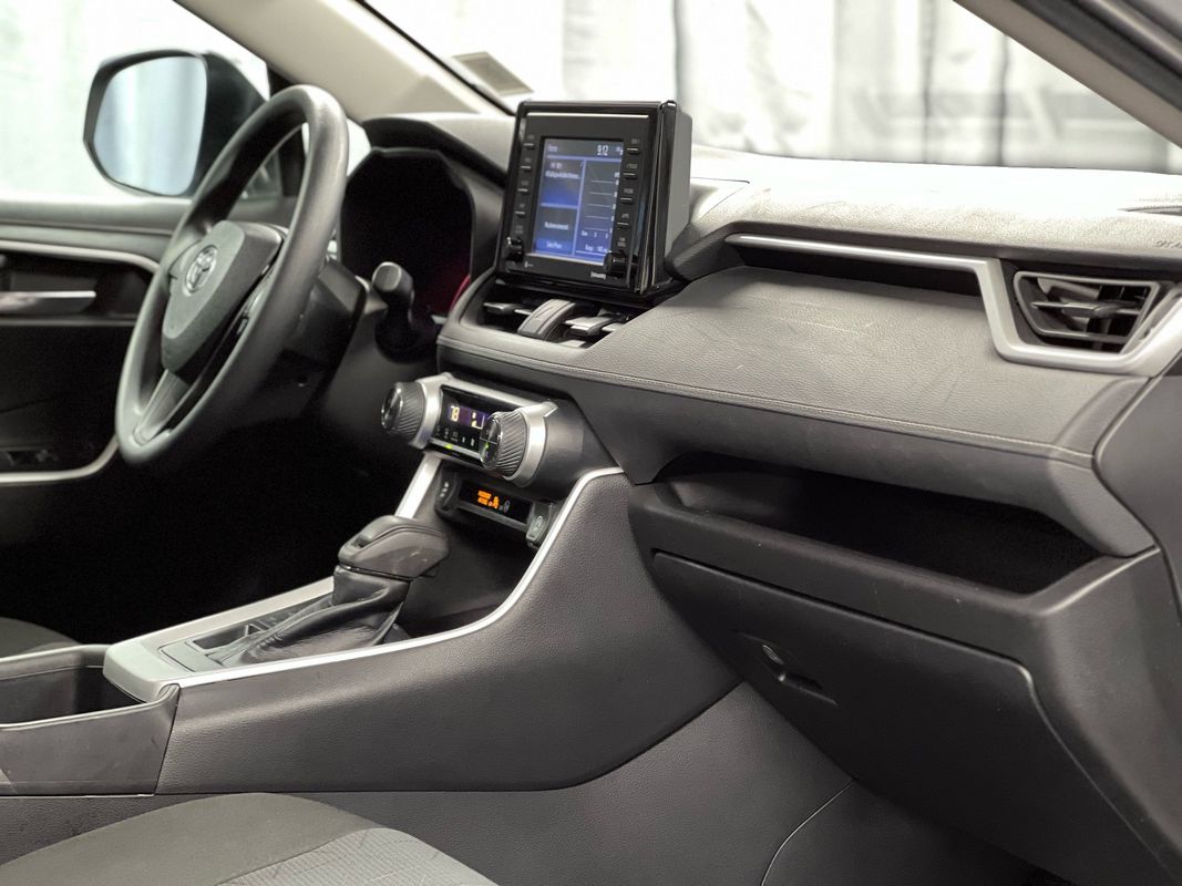 Vehicle image 20 of 41