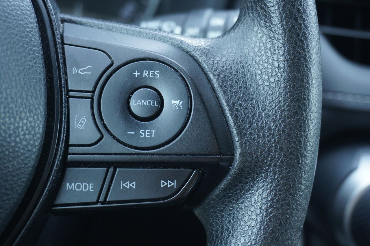 Vehicle image 22 of 35