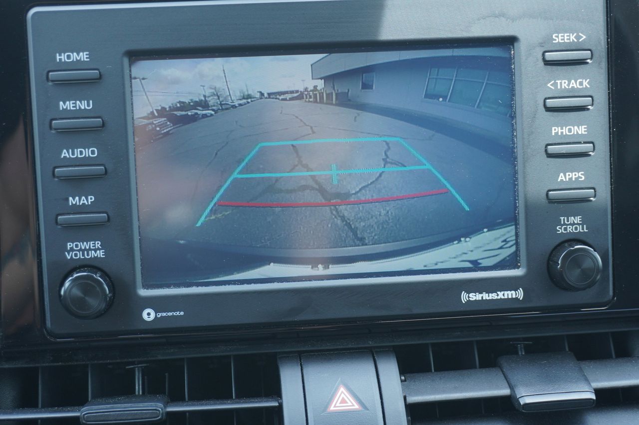 Vehicle image 21 of 35