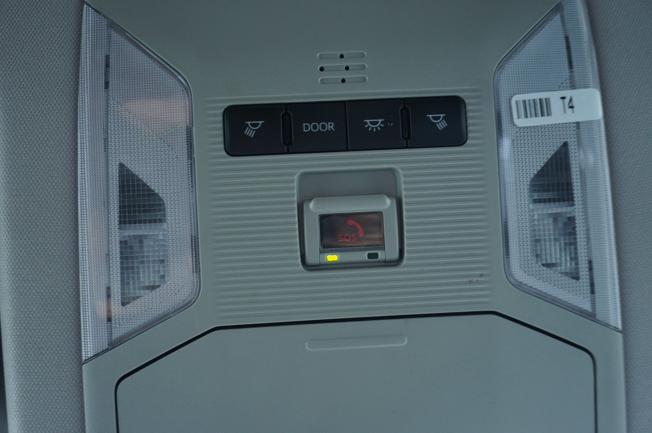 Vehicle image 19 of 35