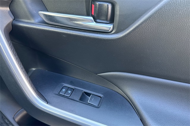 Vehicle image 23 of 49