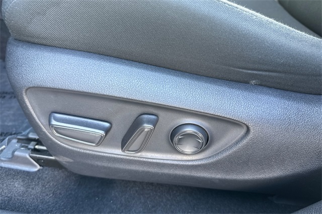 Vehicle image 14 of 49