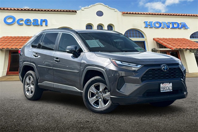 Vehicle image 3 of 49