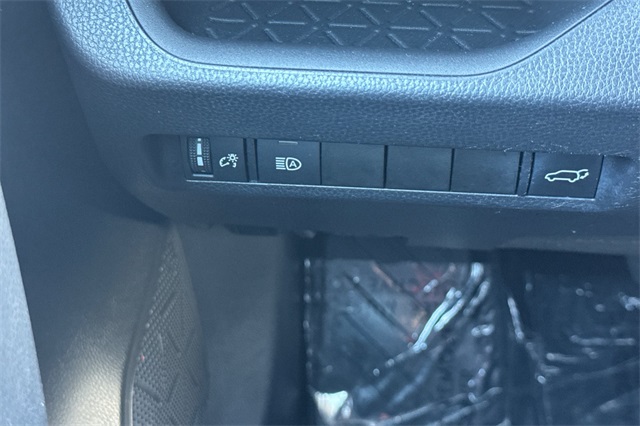 Vehicle image 37 of 49