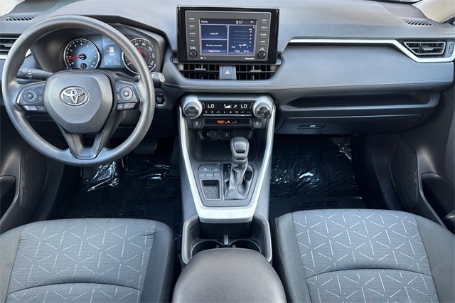 Vehicle image 17 of 49