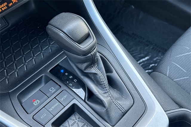 Vehicle image 28 of 49