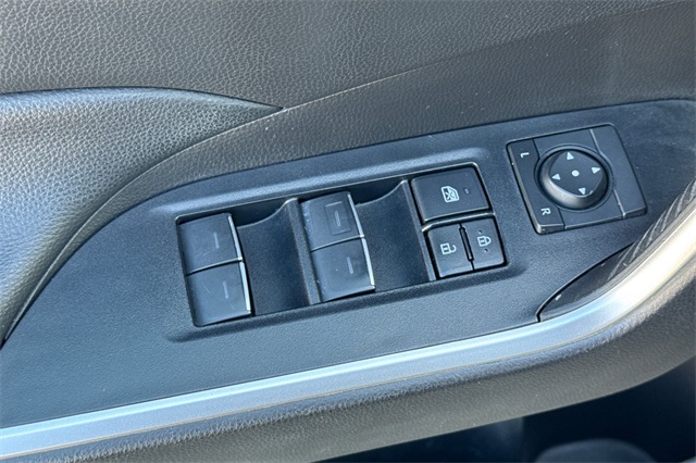 Vehicle image 13 of 49