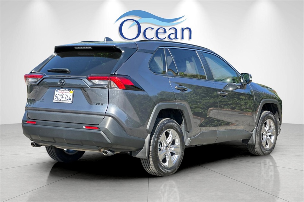 Vehicle image 6 of 31
