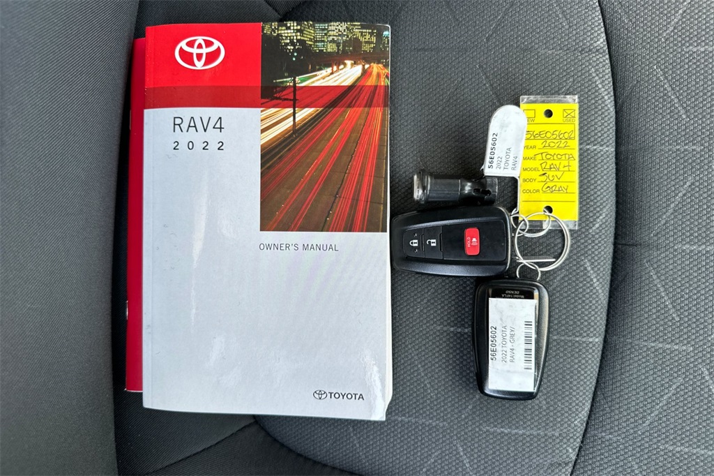 Vehicle image 23 of 31