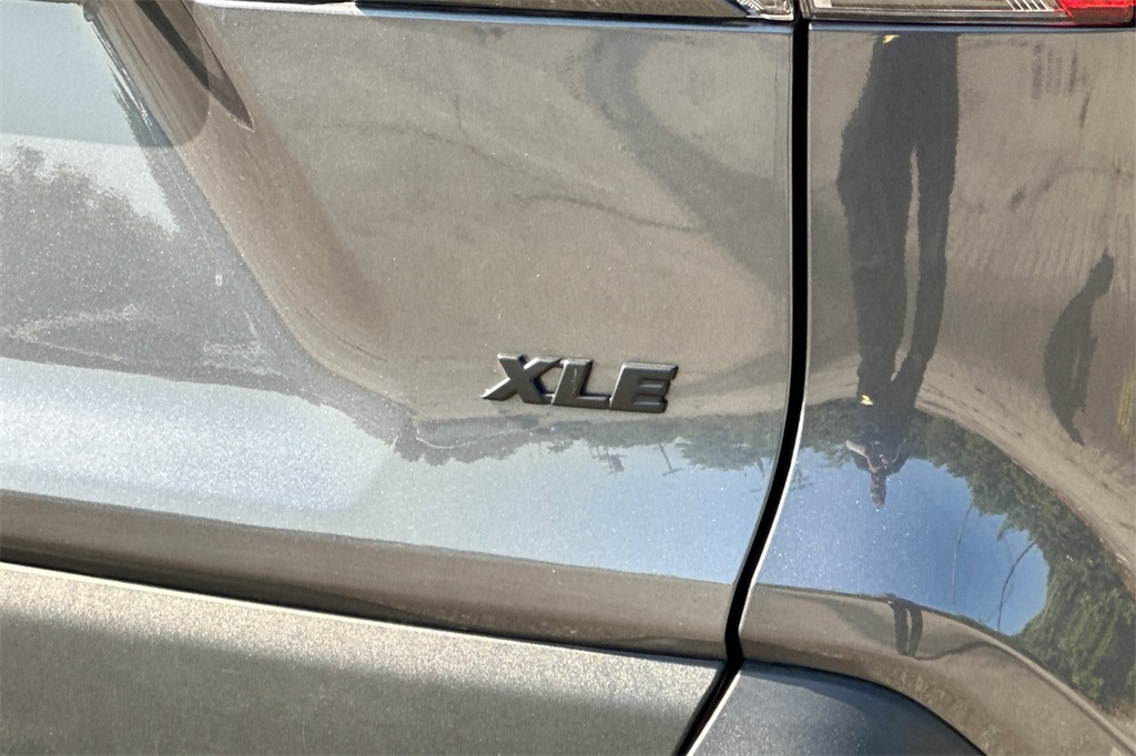 Vehicle image 30 of 31