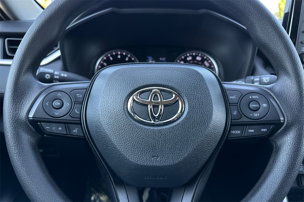 Vehicle image 16 of 31