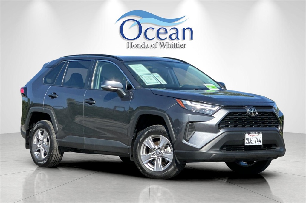 Vehicle image 4 of 31