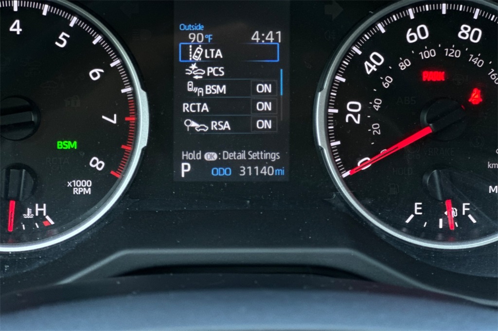 Vehicle image 18 of 31